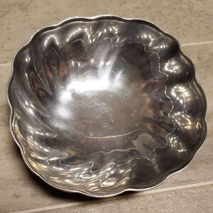 GUC Wilton Armetale SM Eddy Serving Bowl